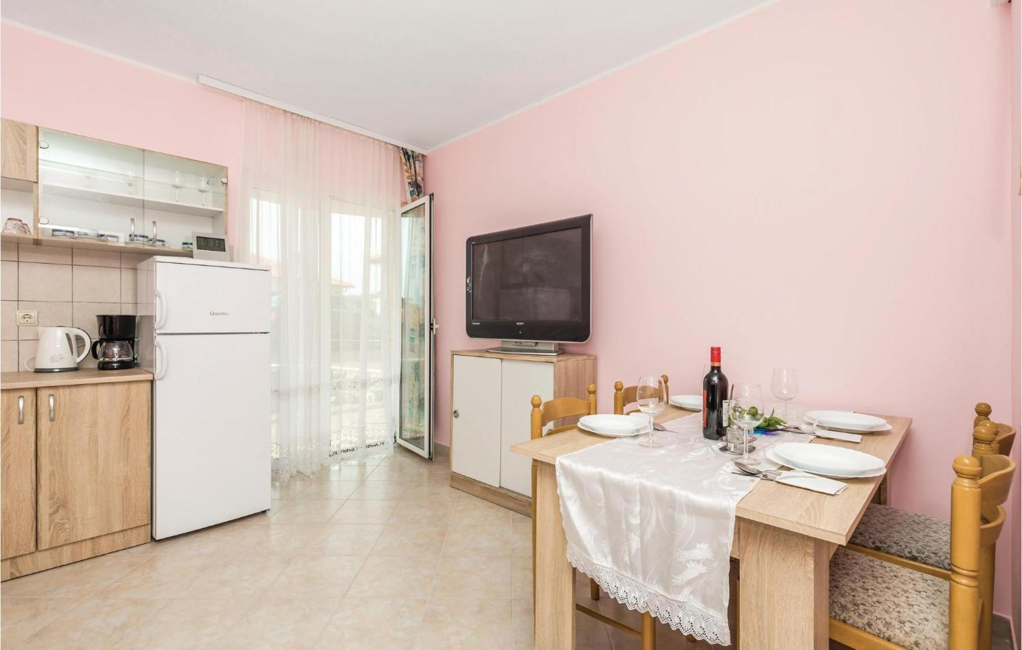 Gorgeous Apartment In Matulji With Kitchen Exterior foto